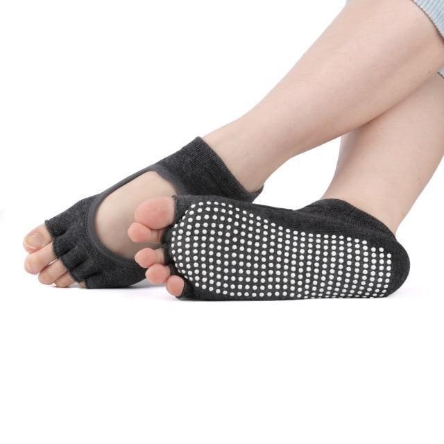 Women Plain Anti-Slip 5 Finger Toe Yoga Ankle Socks, Winter at Rs 60/pair  in Surat