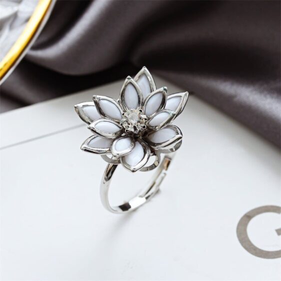 Mesmerizing Silver Snow Yoga Lotus Flower Ring